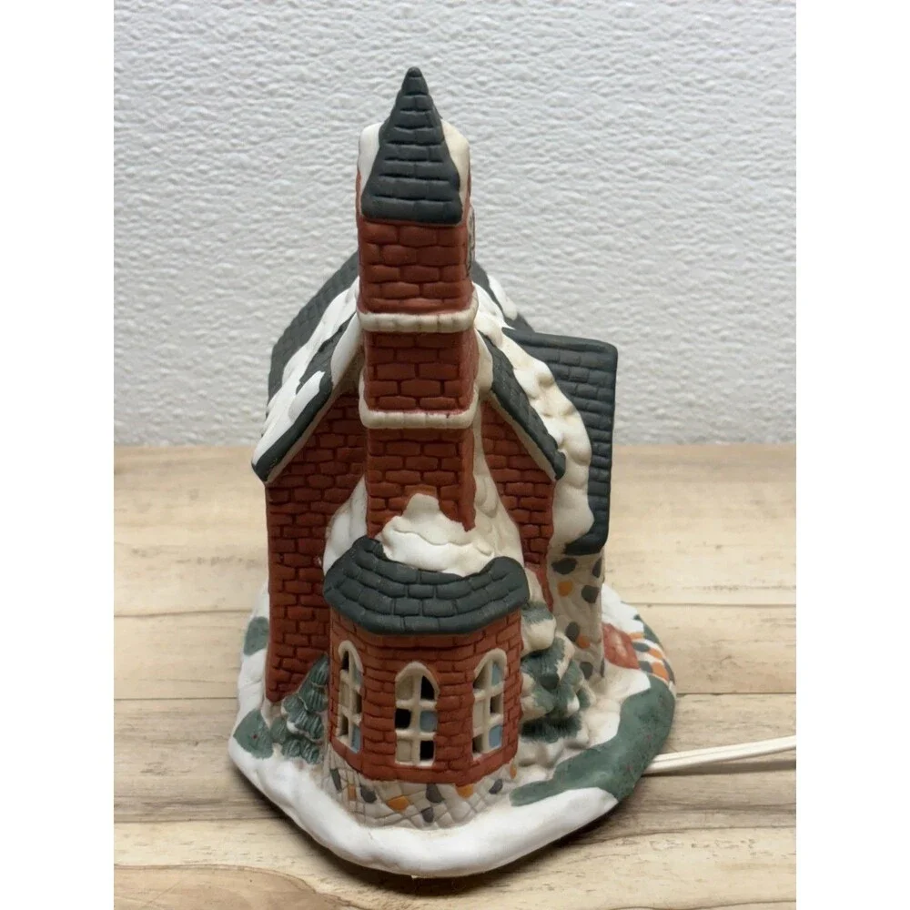 Vtg 1992 Summit Collection Lighted Hand Painted Porcelain Victorian Church